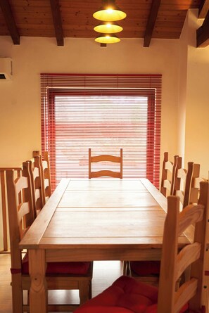 Dining - Spacious Family Villa - Peaceful Rural Escape (Penacova)