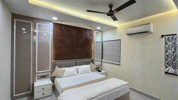 Habitación doble estándar, vista al jardín | Wifi gratis
