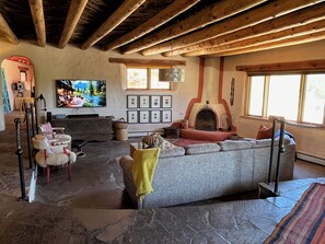 Smart TV, fireplace, books, music library - Casa Nido - Views and Comfort (El Prado)