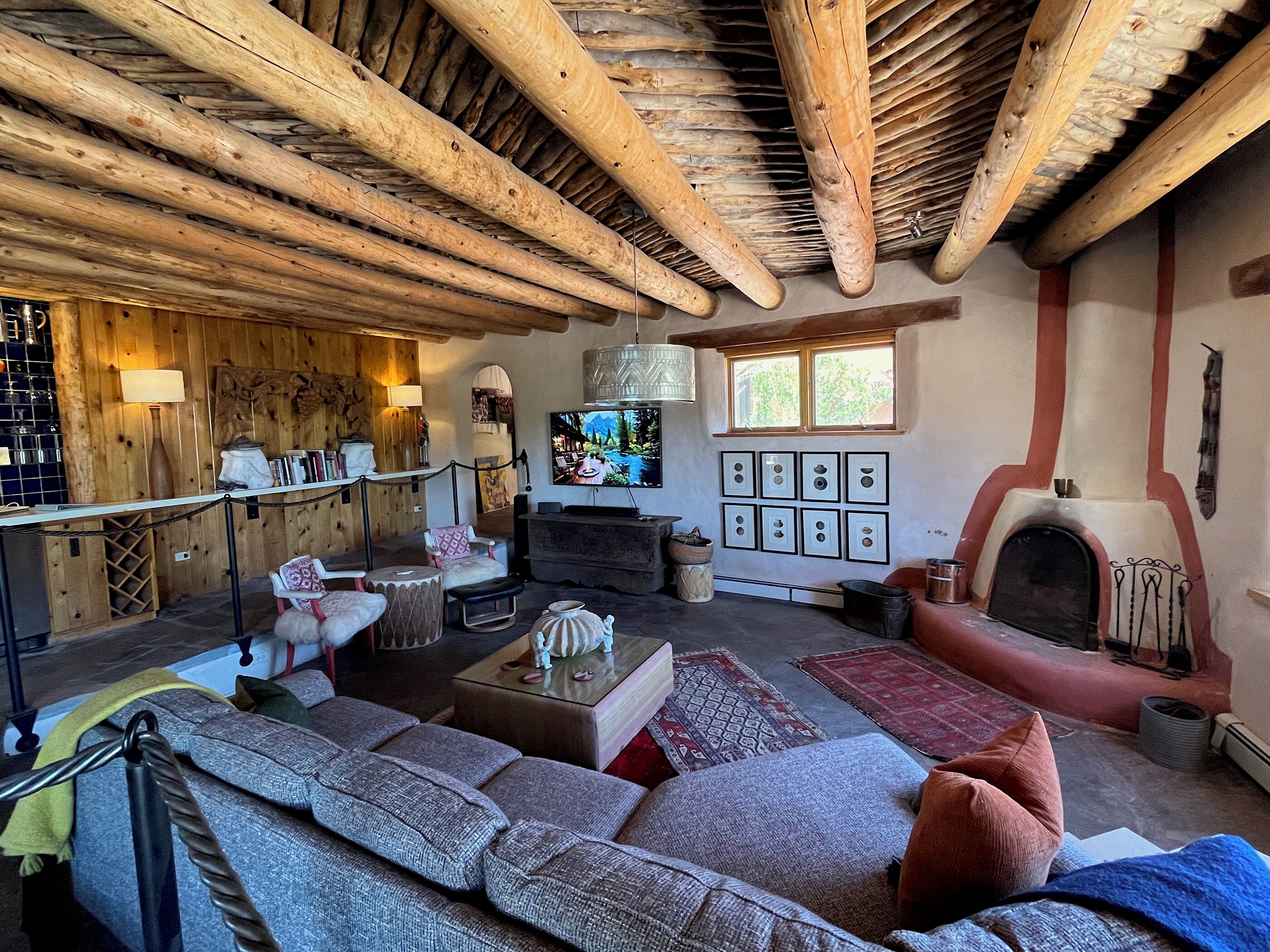 Smart TV, fireplace, books, music library