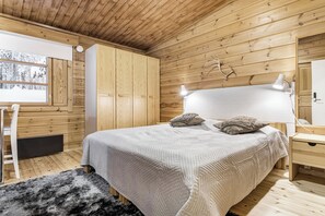 Standard-Studio, 1 Queen-Bett, Küche, Gartenblick | Schreibtisch, Verdunkelungsvorhänge, Bügeleisen/Bügelbrett