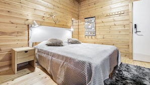 Standard Studio, 1 Queen Bed, Kitchen, Garden View