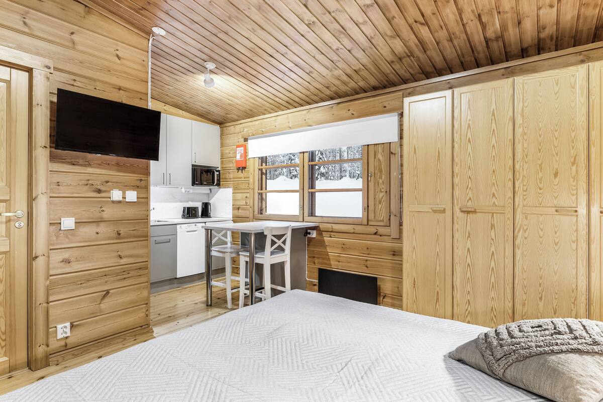Standard-Studio, 1 Queen-Bett, Küche, Gartenblick | Schreibtisch, Verdunkelungsvorhänge, Bügeleisen/Bügelbrett