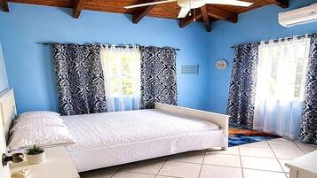 3 chambres, fer et planche à repasser, Wi-Fi, draps fournis