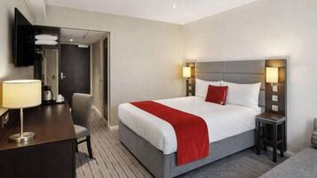 Double Room | Blackout drapes, iron/ironing board (on request), WiFi (free)