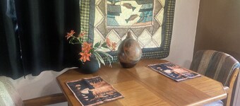 Close to Yosemite & Bass Lake.
Sleeps 6 , Walk to restaurants & shops.