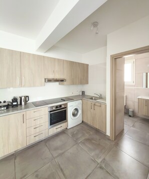Apartment, Balcony | Private kitchen
