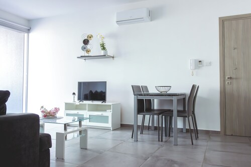 Modern 1BR Apartment in Strovolos