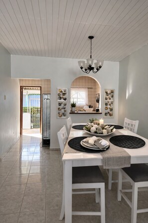 Dining - Vrbo Property (Willemstad)