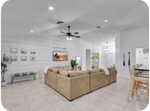 Smart TV - The Paradise Palm - 5 min to Beach and Mall! (West Palm Beach)