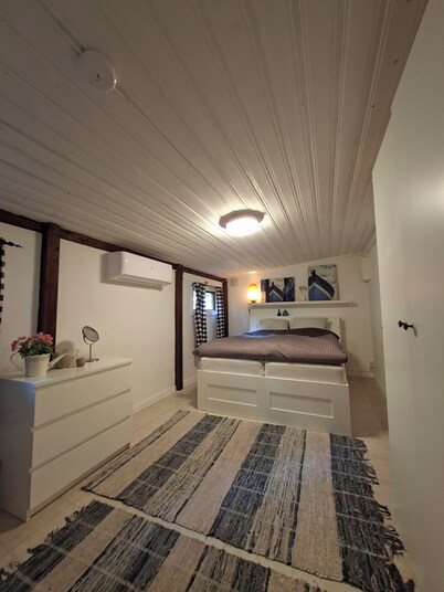Lakeside Cottage Peacefull Nature & Stunning wiev. Private beach & sauna.
