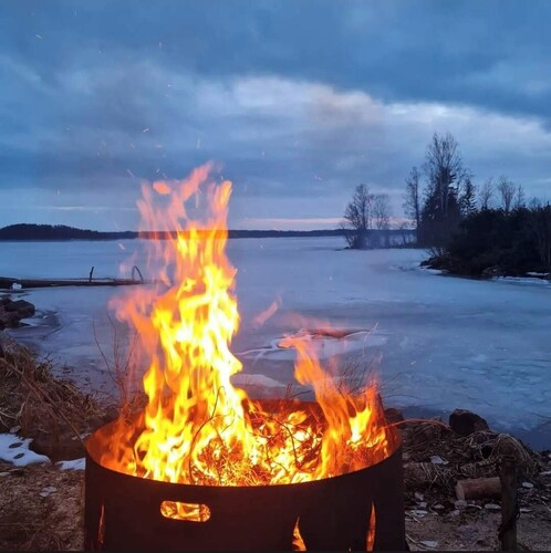 Lakeside Cottage Peacefull Nature & Stunning wiev. Private beach & sauna.