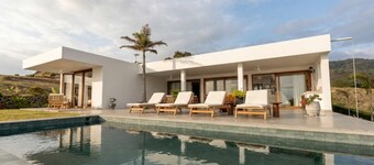 Beachfront | Private Pool | Whale Watching| BBQ