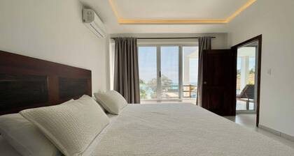 Beachfront | Pool With Views | Family & Friends