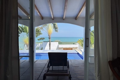 Beachfront | Pool With Views | Family & Friends