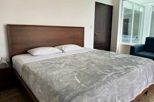 3 bedrooms, desk, iron/ironing board, travel cot