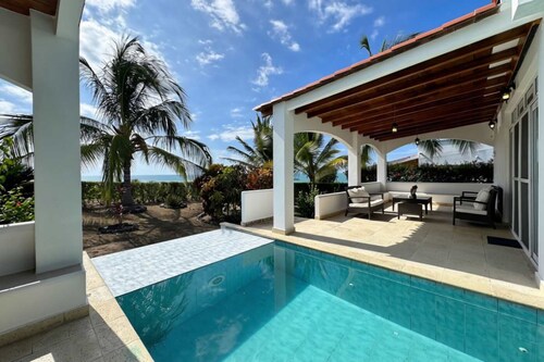 Beachfront | Pool With Views | Family & Friends