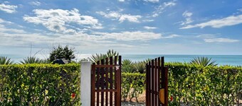 Beachfront | Pool With Views | Family & Friends