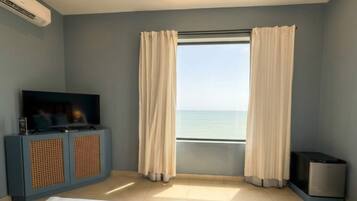 1 bedroom, iron/ironing board, travel crib, WiFi