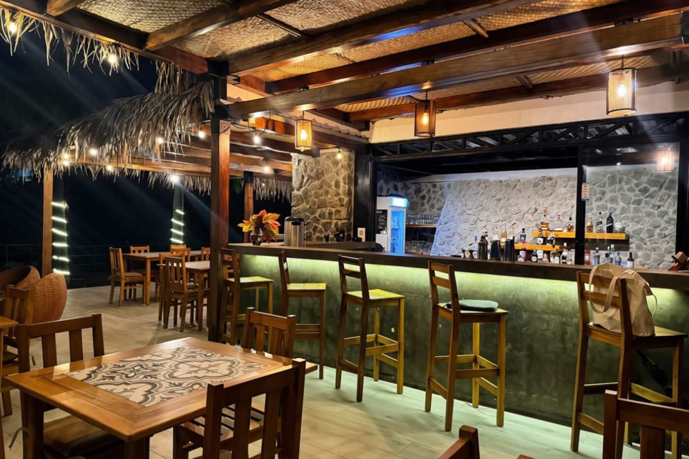 Bar (en el alojamiento)