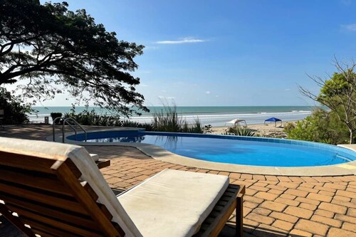 Beachfront | Pool With Views | Family & Friends