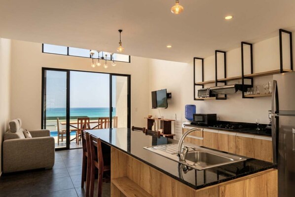 Private kitchen - Oceanfront Villa | Private Pool | Jama Campay (Camarones)