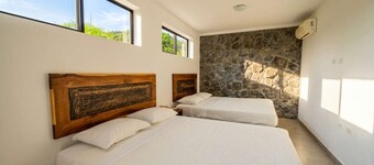 Oceanfront Villa | Private Pool | Jama Campay