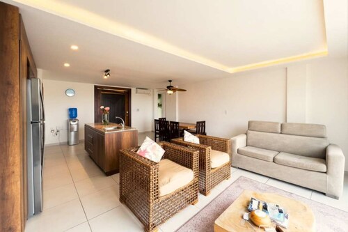 Beachfront | Pool With Views | Family & Friends