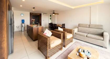 Beachfront | Pool With Views | Family & Friends