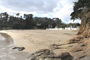 Beach - Holiday Home “Gîte De Pont-c'hoat” with Private Terrace, Shared Garden and Wi-Fi (Névez)