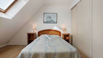 1 bedroom, iron/ironing board, WiFi