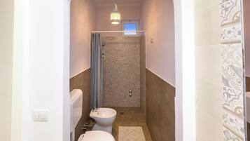 Twin Room, Non Smoking, Private Bathroom | Bathroom | Shower, hair dryer, towels, soap
