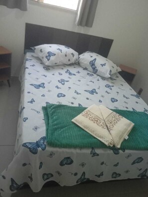 2 Schlafzimmer, Schreibtisch, Bügeleisen/Bügelbrett, kostenloses WLAN