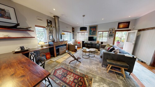 Delightful 4-bedroom house in Onrusrivier perfect for your getaway