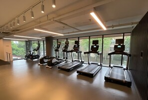 Fitness facility - Beverly Suites- Up to 3 Adults (Toronto)