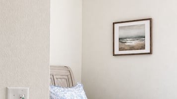 3 quartos, ferros/tábuas de passar roupa, Wi-Fi, roupa de cama