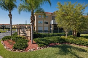 Exterior - Brand New! Bright & Cozy Family Getaway by Disney! (Davenport)