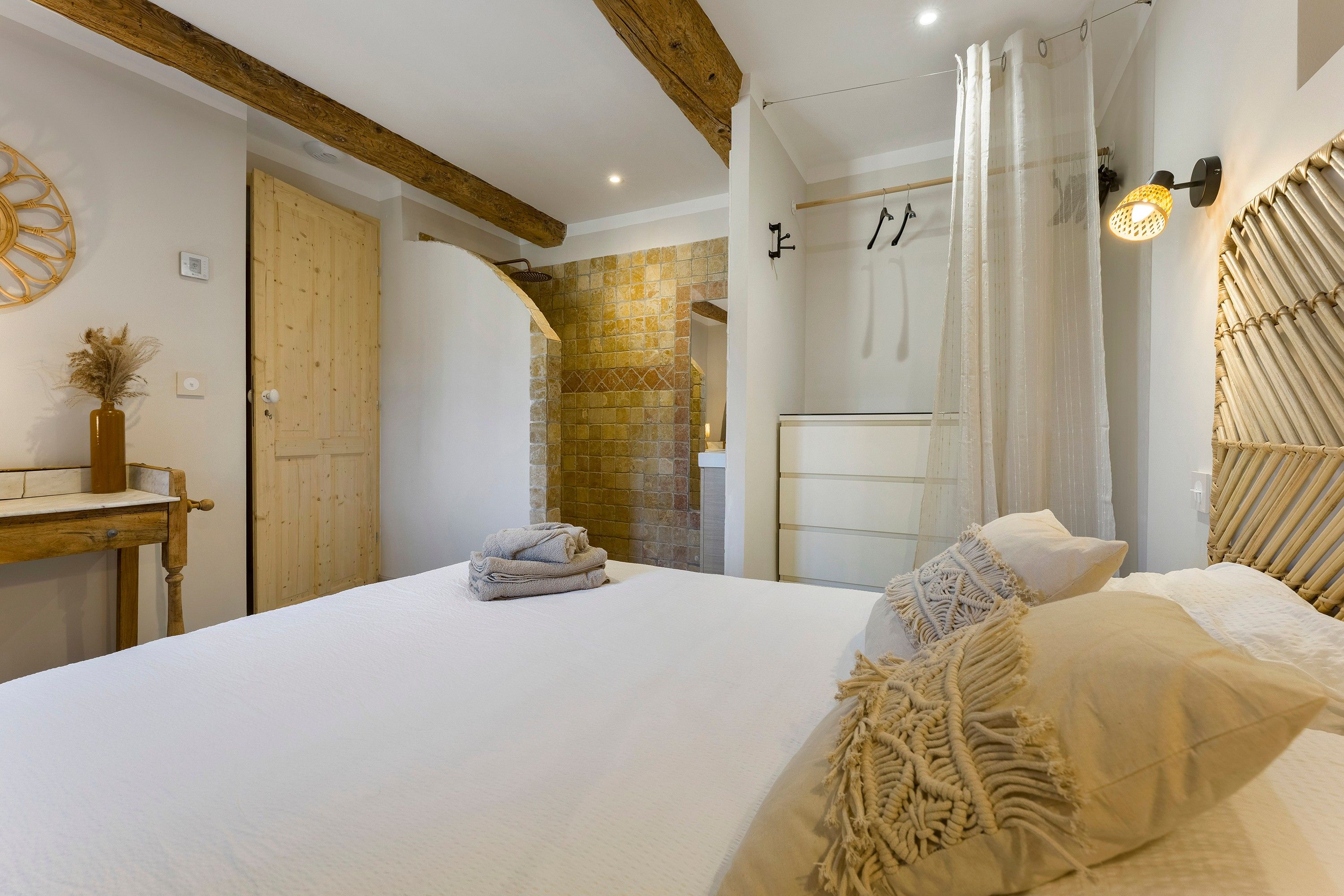 3 bedrooms, WiFi, bed sheets