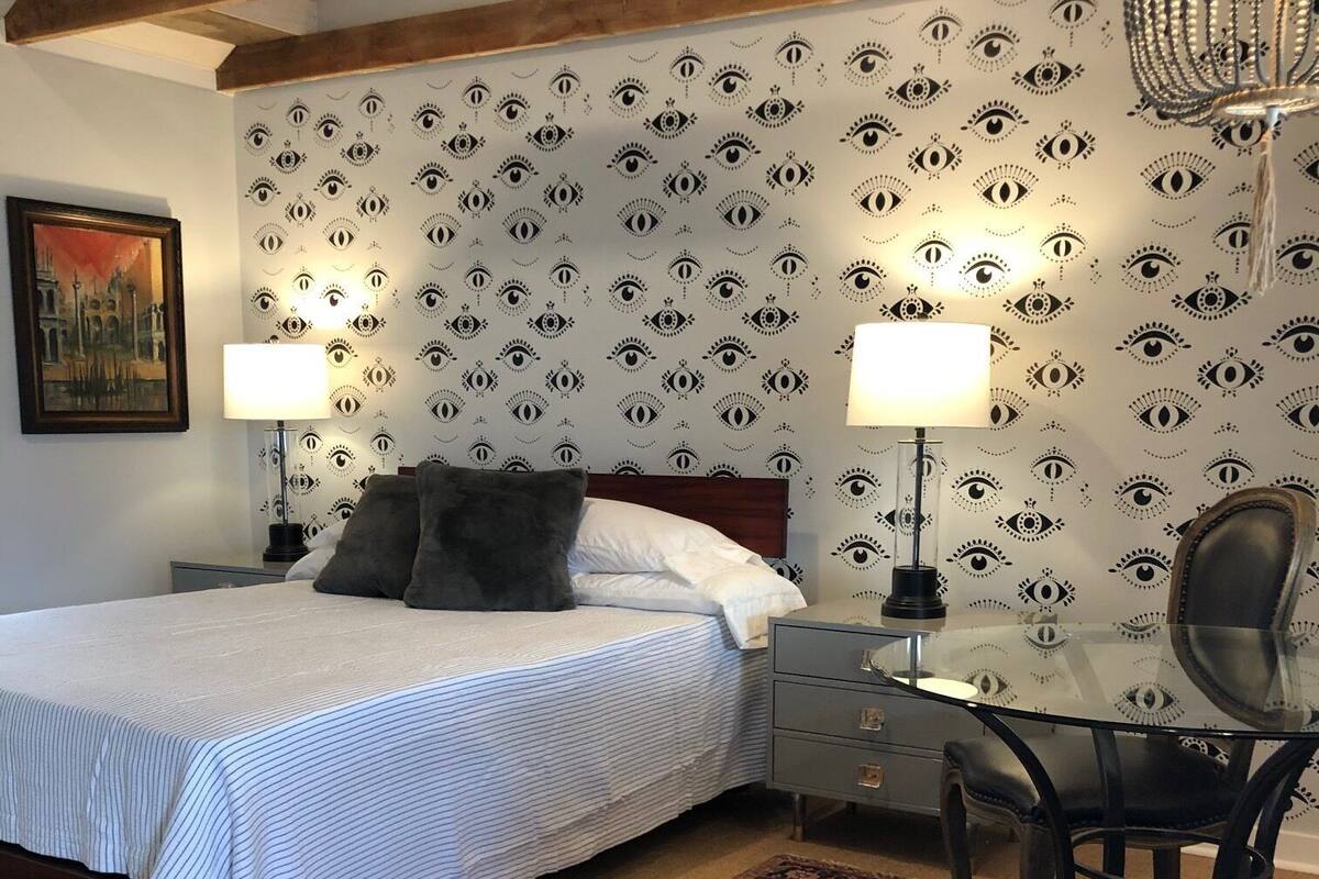 4 Comfort Single Room, Patio | Iron/ironing board, WiFi (free)