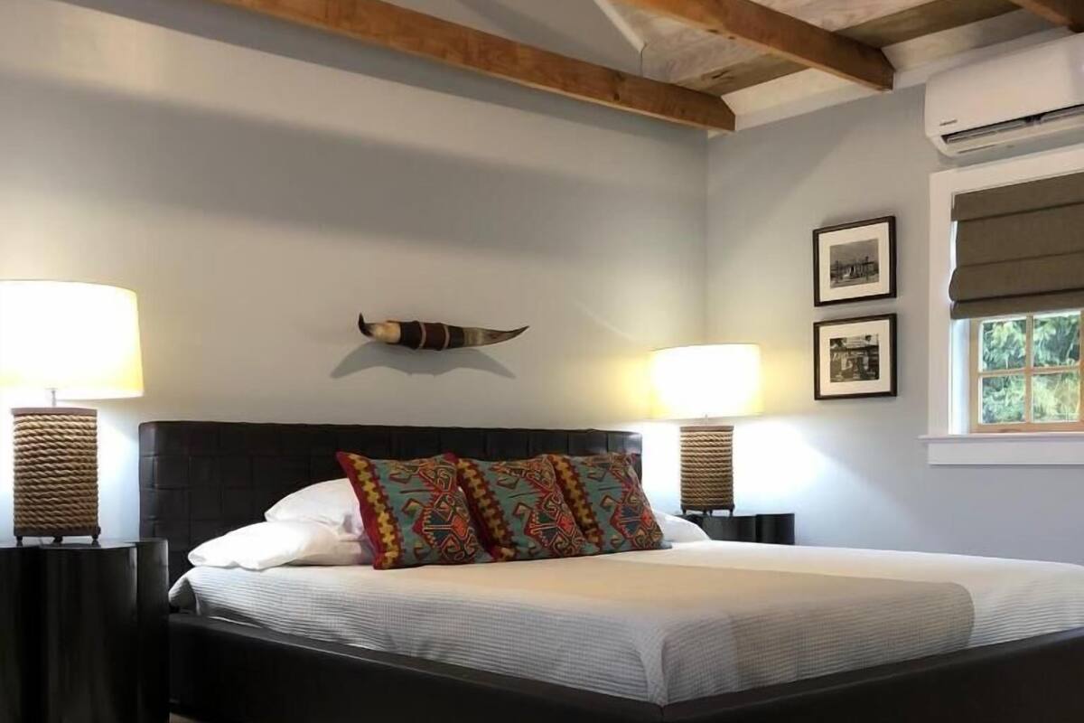 3 Comfort Single Room, Patio | Iron/ironing board, WiFi (free)