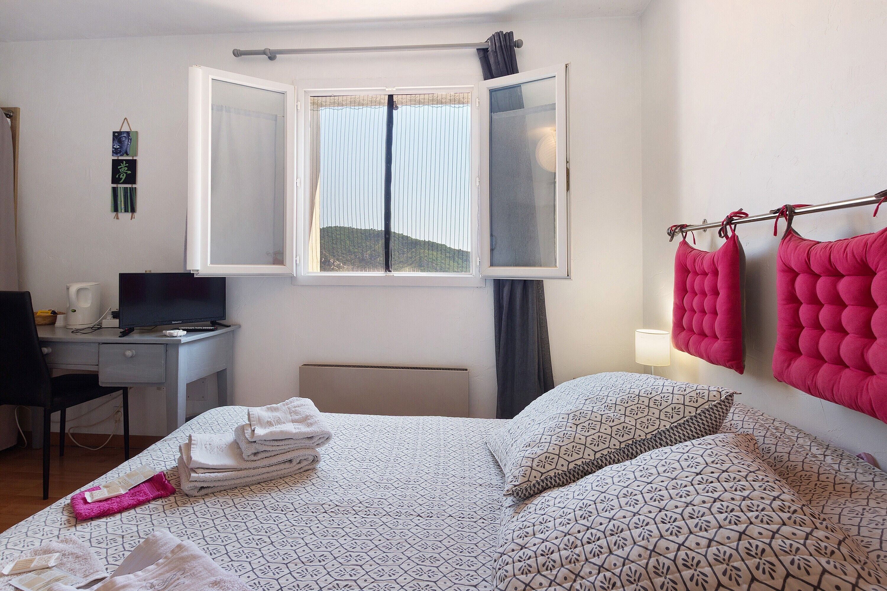 1 bedroom, WiFi, bed sheets