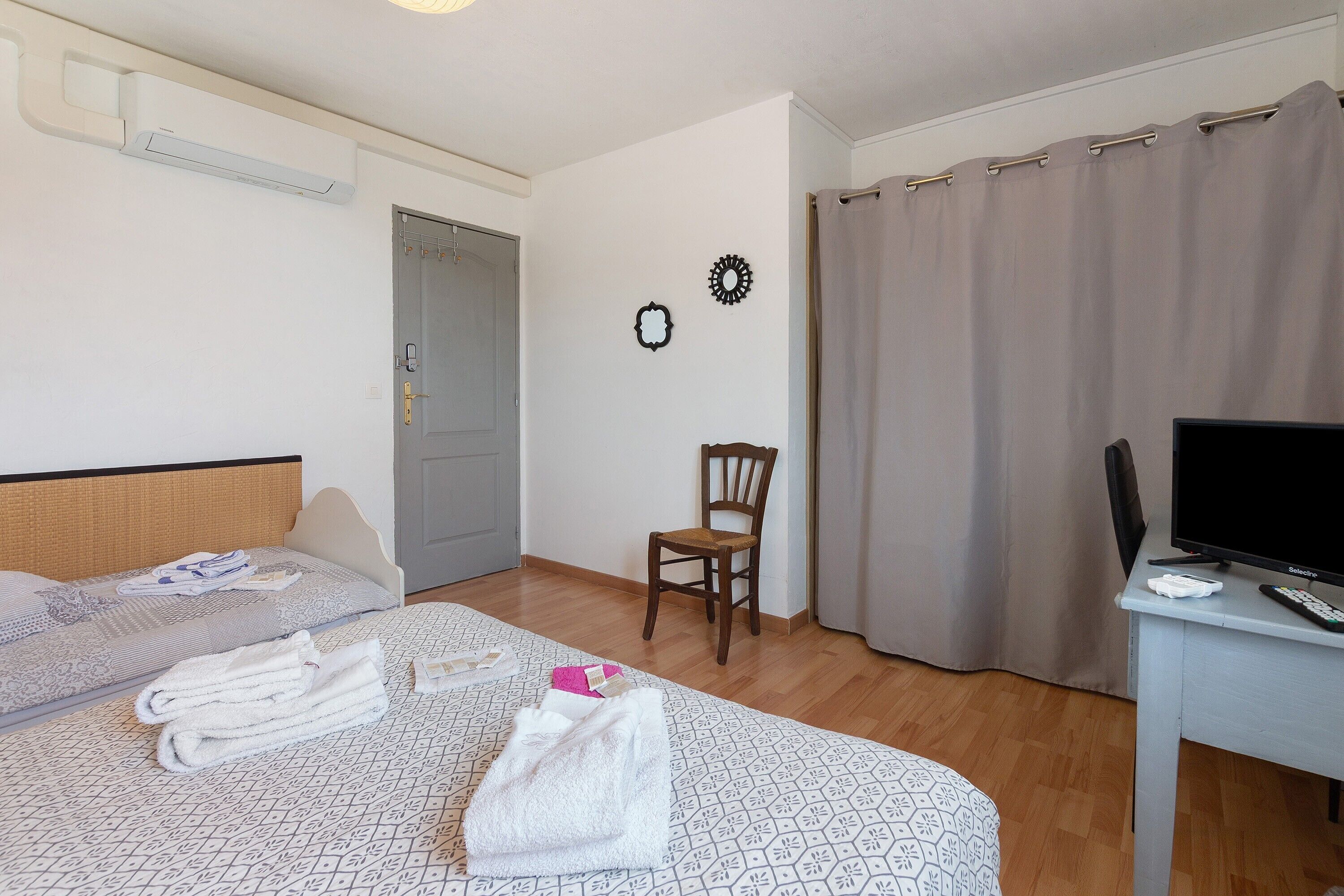 1 bedroom, WiFi, bed sheets