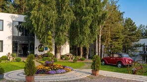 Exterior - Pine Garden Boutique Hotel and Pool in Stepanavan (Stepanavan)