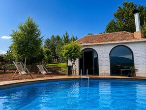 Pool - Pine Garden Boutique Hotel and Pool in Stepanavan (Stepanavan)