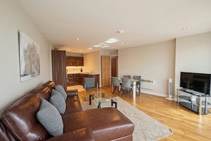 Living area - Skyline & Sea (Belfast)
