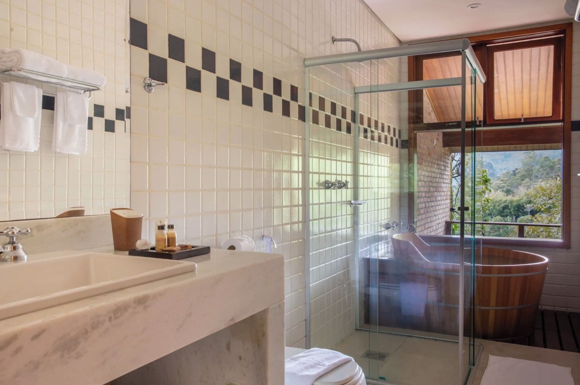 Comfort Loft, Lanai, Mountain View | Bathroom
