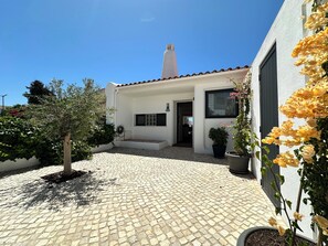 Exterior - Vrbo Property (Quarteira)