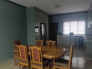 Apartment, 3 Bedrooms | Ruang makan