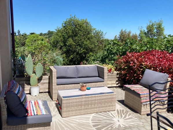 Terrace/patio - Holiday Home 'Gite Piscine Et Vue Imprenable' with Private Pool, Private Terrace and Wi-Fi (Sainte-Camelle)