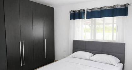 Independent 2-Bedroom Home in the Beach Area · Shared Pool · Parking